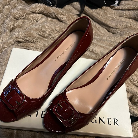 Etienne Aigner Chic Cream Decor Piece - Picture 2 of 10